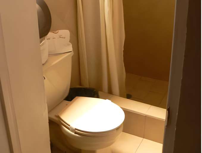 Bathroom 3, Motel Las Fuentes, Mexicali