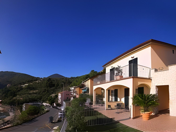 Others 2, Residence I Gabbiani, La Spezia