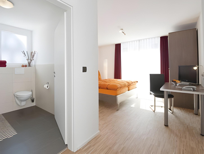 Bedroom 3, Hotel Merlin, Esslingen