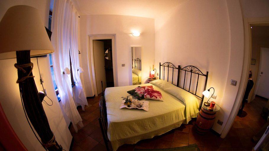 Others 2, Rooms and Breakfast da Carla, Genova