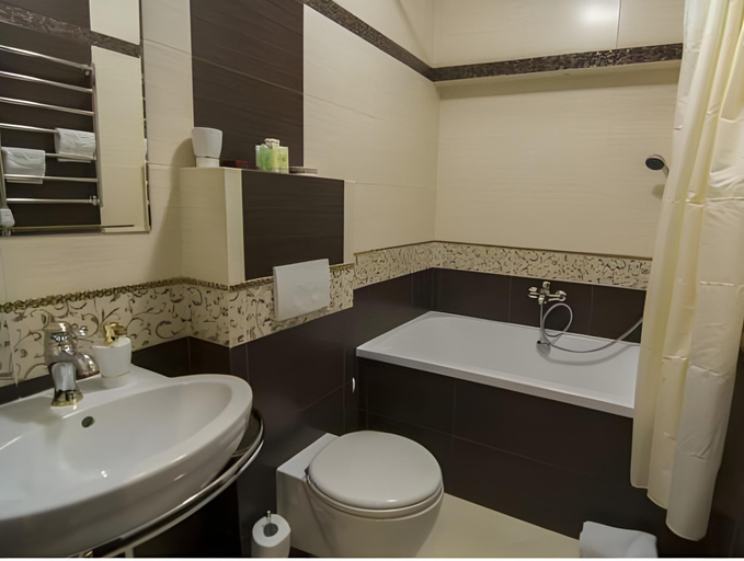 Bathroom 5, Belle Royalle, Mukachivs'kyi