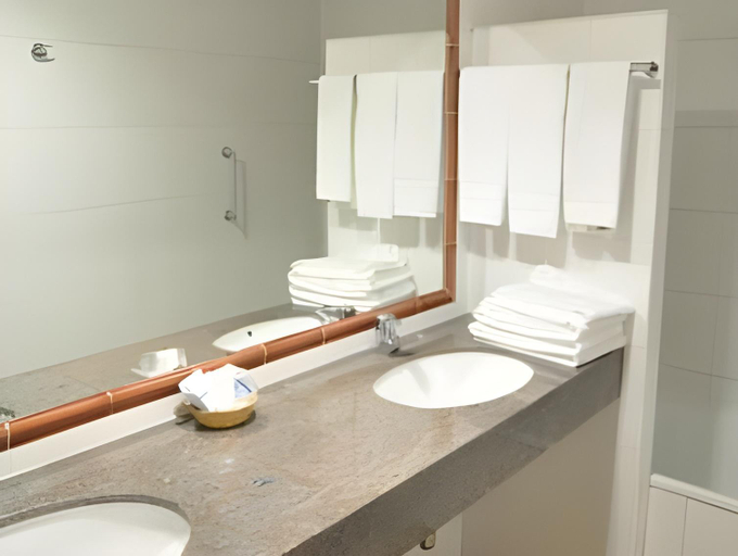 Bathroom 3, Hotel Yomo Petit Paris