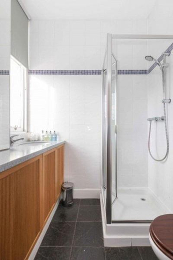 Bathroom 3, Fraoch House, Edinburgh