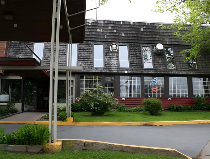 Others 5, Chebucto Inn, Halifax