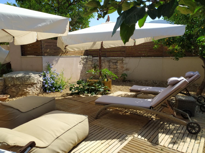 Others 3, Wild Violet Villa: an old vision of luxury, Crete