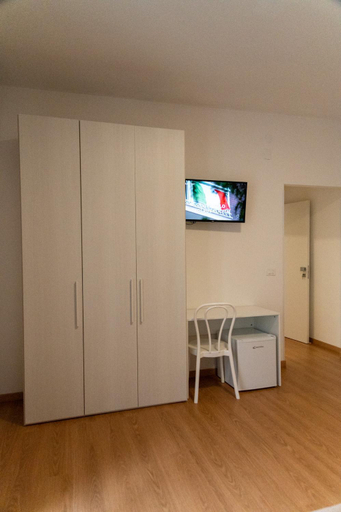 Others 4, Prestige house, Cosenza