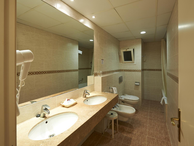Bathroom 3, Hotel Abat Cisneros Montserrat, Barcelona