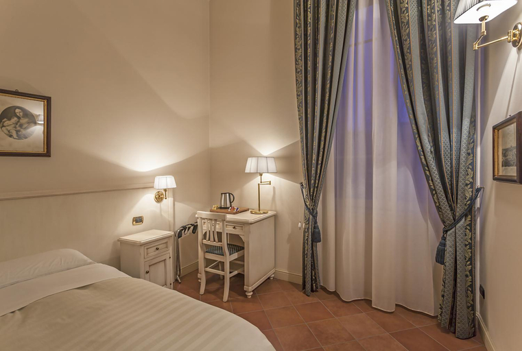 Bedroom 16