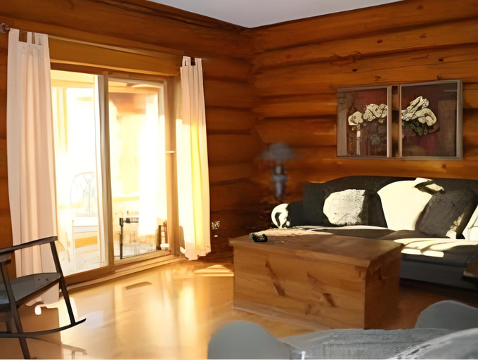 Bedroom, Inn on the Lake - Whitehorse, Yukon