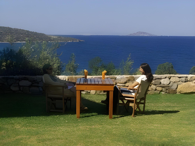 Others 2, Yialasi Hotel, Peloponnese