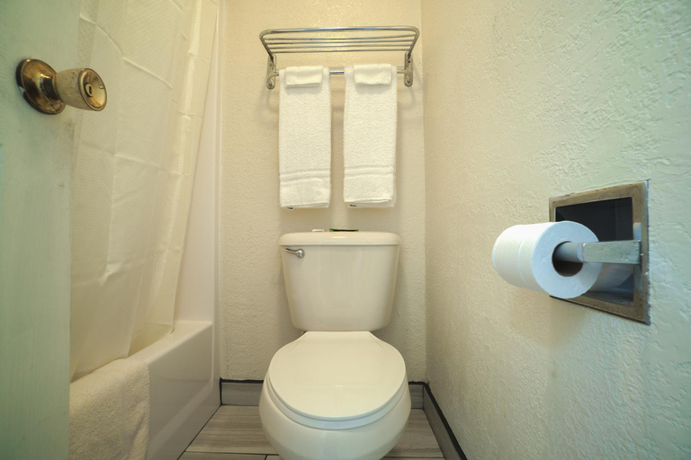 Bathroom 4, Texas Inn San Benito near Harlingen, Cameron