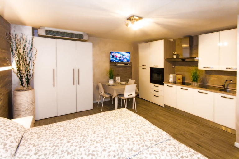 2, Residence delle Rose, Brescia