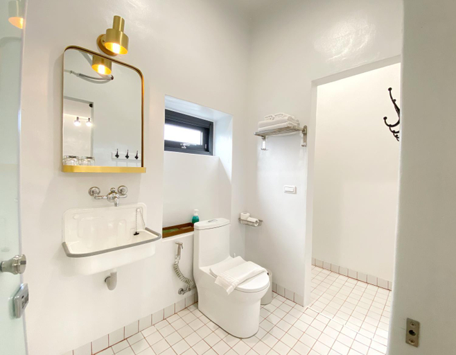 Bathroom 5, Sea Shore Hotel, Pingtung