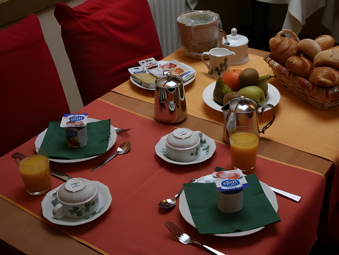 Food & Drinks 5, Mandarina Hotel Luxembourg Strassen, Luxembourg