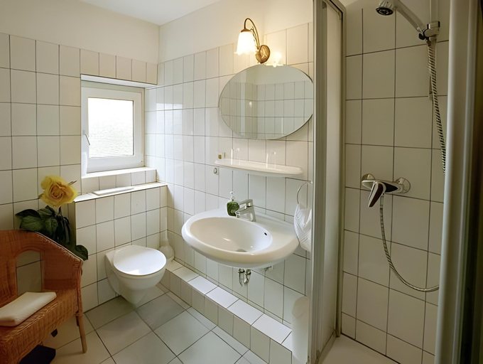 Bathroom 4, Hotel Fabritz, Essen