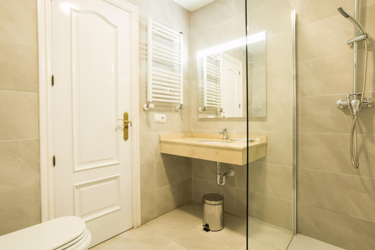 Bathroom 4, Abaceria, Toledo