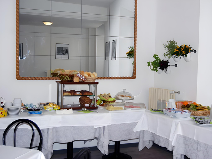 Food & Drinks 2, Hotel Italia, Bologna
