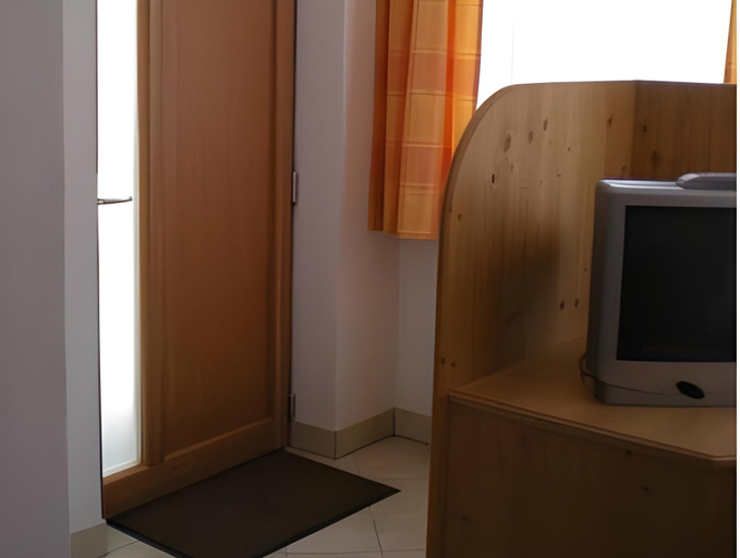 Bedroom, Pension Fuchs, Landeck