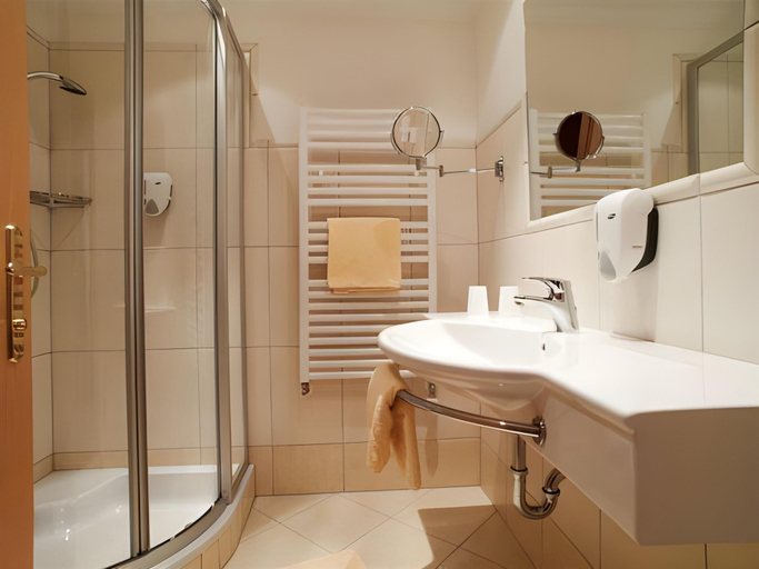 Bathroom 2, Hotel Alpenblick, Sankt Johann im Pongau