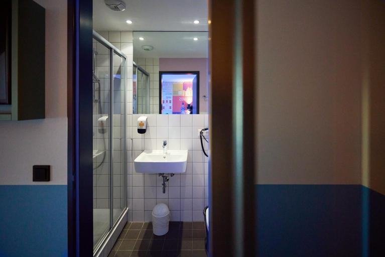 Bathroom 5, McDreams Hotel Leipzig, Leipzig