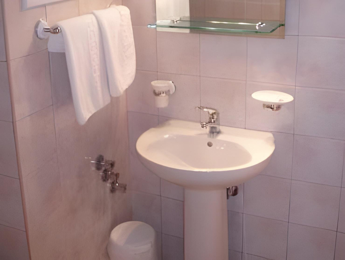 Bathroom 2, Egnatia Hotel, Epirus