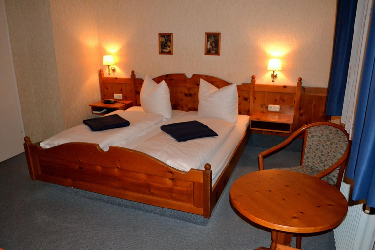 Bedroom, Hotel Walfisch, Haßberge