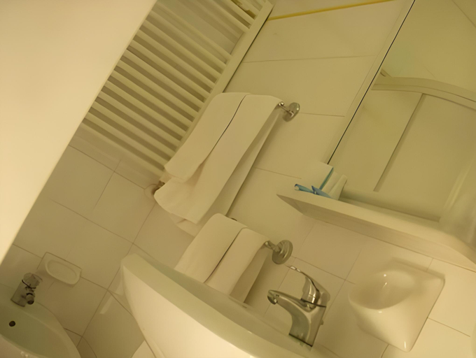 Bathroom 3, Hotel Moresco Riccione - Piscina Beach Village, Rimini