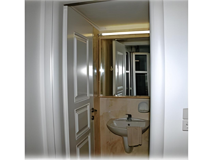 Bathroom 3, Filoxenia Apartments, South Aegean