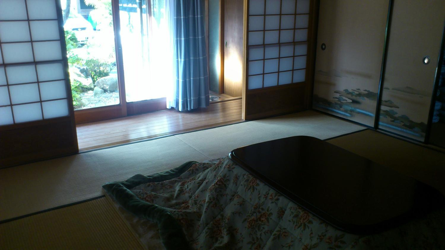Others 3, B & B Nishimine, Uda