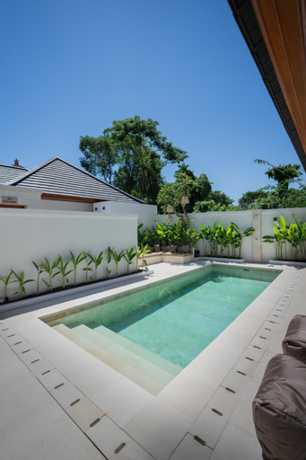 Swimming Pool 8