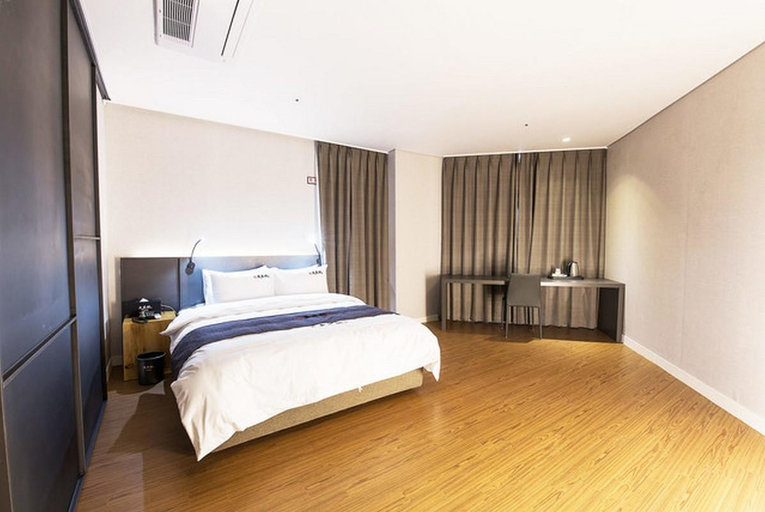 Bedroom 4, Daesungkwan Hot Spring Hotel, Geumjeong