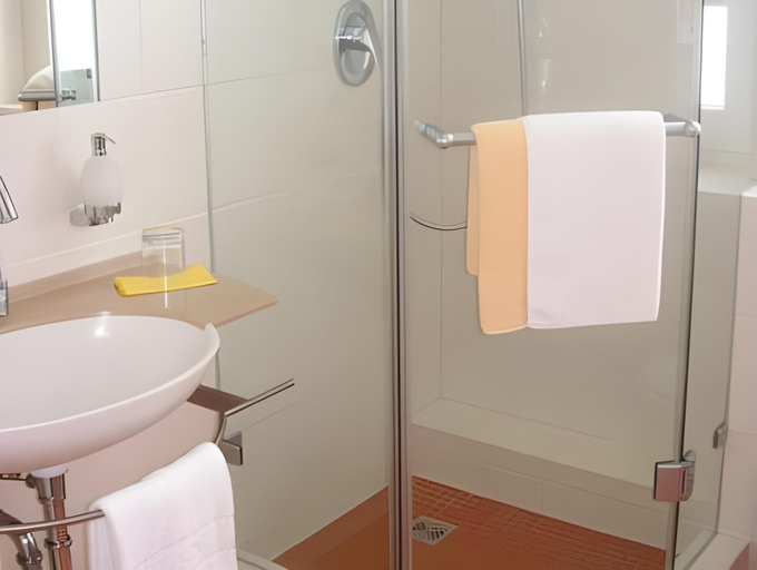 Bathroom 1, Hotel Beim Schrey, München