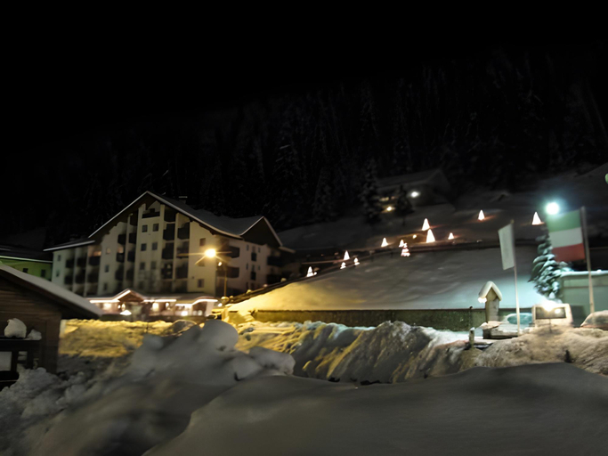Others 3, Hotel Nordik, Sondrio