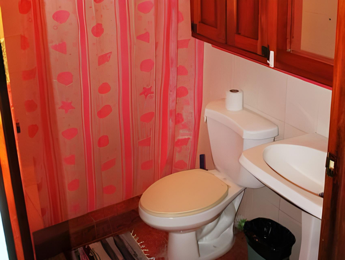 Bathroom 3, Hotel Perico Azul & Surf Camp, Garabito