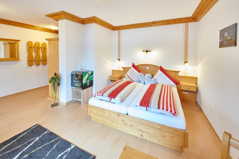Bedroom 2, Landgasthof Penn, Passau