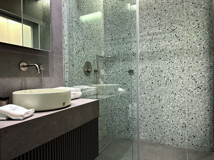 Bathroom 3, 10 Stories Hotel, Beirut