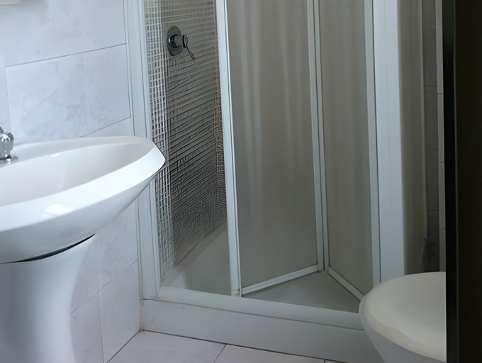 Bathroom 2, Hotel Dorico, Ancona