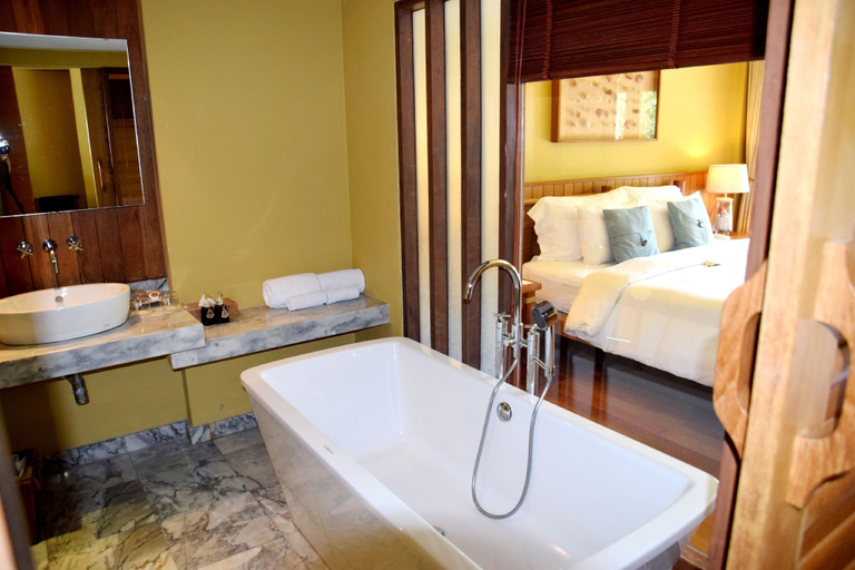 Bathroom 4