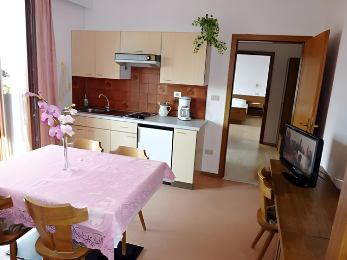 Others 4, Residence Karpoforus, Bolzano
