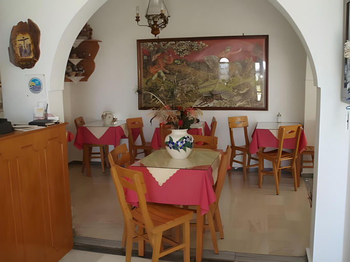 Food & Drinks, Artemis Perissa, South Aegean