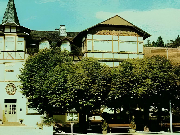 Exterior & Views