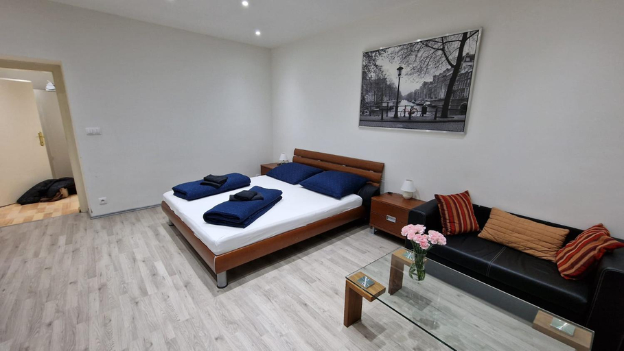 Others 4, Apartment Flora - late check-out at noon 12 o clock for free, Bratislava