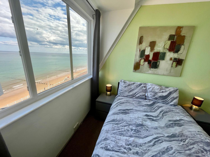 Bedroom 2, Beaconsfield Holiday Apartments, East Riding of Yorkshire