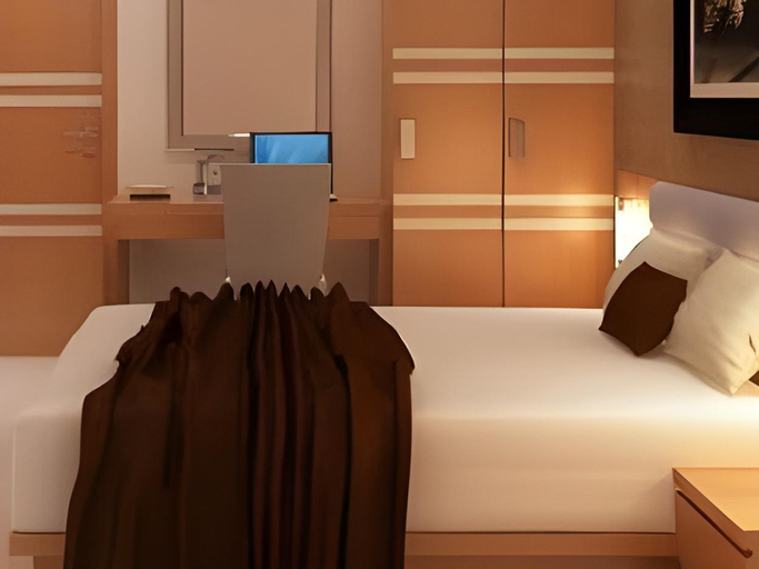 Bedroom 3, Encore Inn, Visakhapatnam