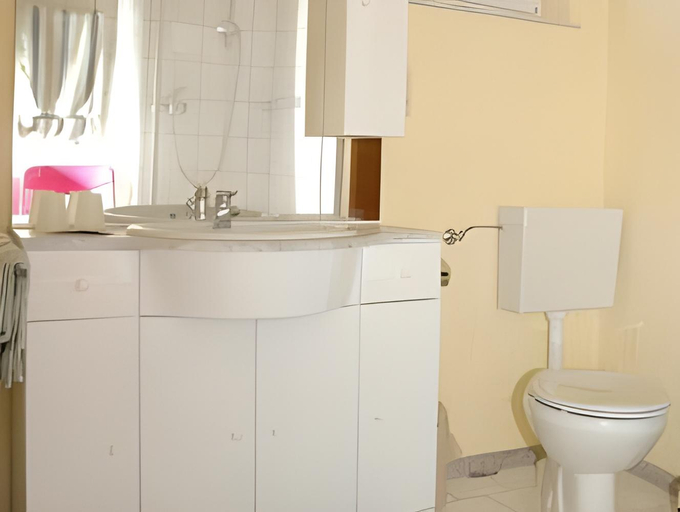 Bathroom, Hotel Rosenflora, Düren