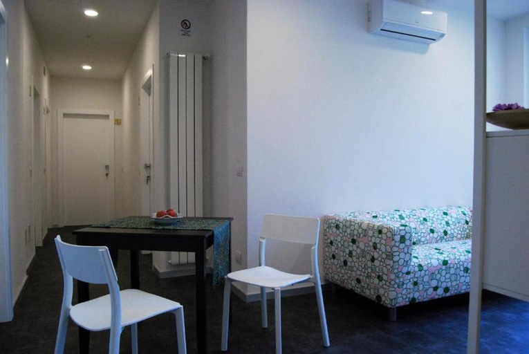 Others, Guest House Zefiro, Florence