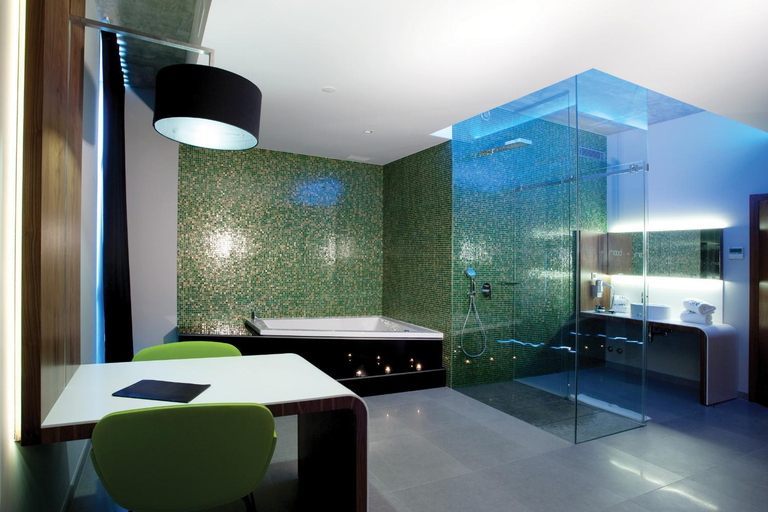 Others 2, Mood - Private Suites, Montijo