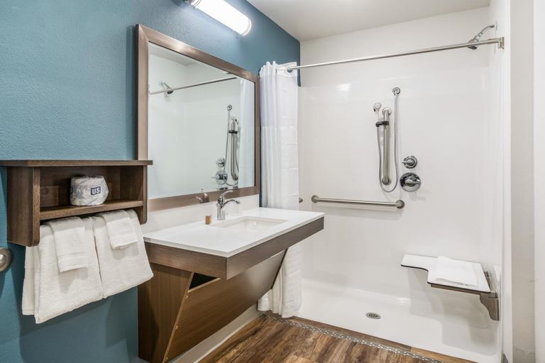 Bathroom 4, WoodSpring Suites Orlando I-4 & Convention Center, Orange