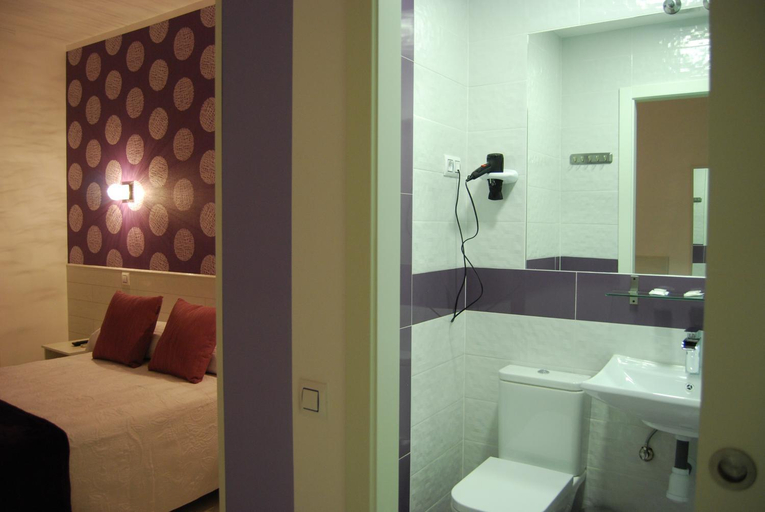 Others 2, Hostal Atelier, Madrid