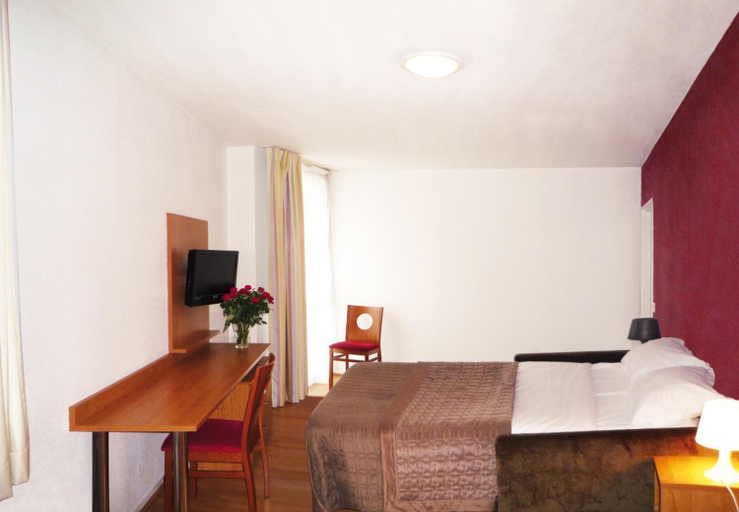 Bedroom 3, Sejours and Affaires Montreuil Saint Mande, Seine-Saint-Denis